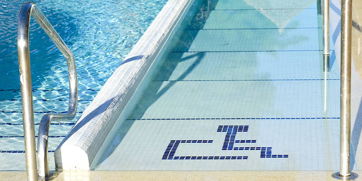 piscinas comunitarias accesibles normativa soluciones accesibilidad